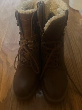 Brown Faux-Fur Lined Lace-Up Winter Boots